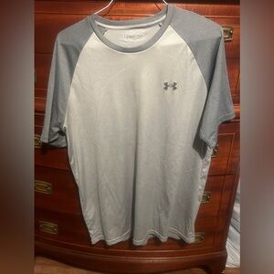 Men’s Under Armour shirt. Size XL Heat Gear.